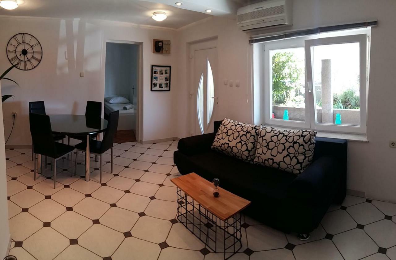 Apartment Melany Senj  Exteriör bild